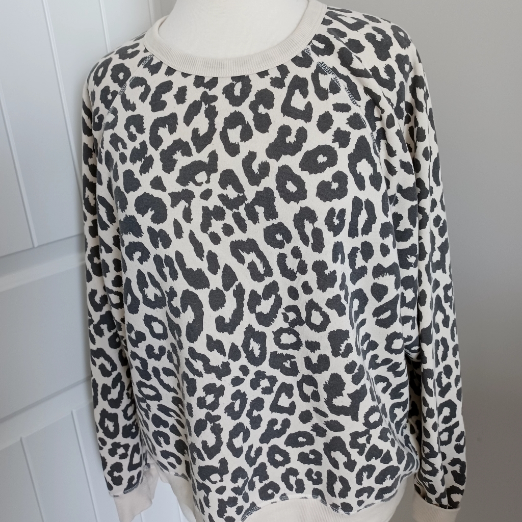 Animal Print Sweatshirt Sz Xxl Brand Is Grayson Threads
